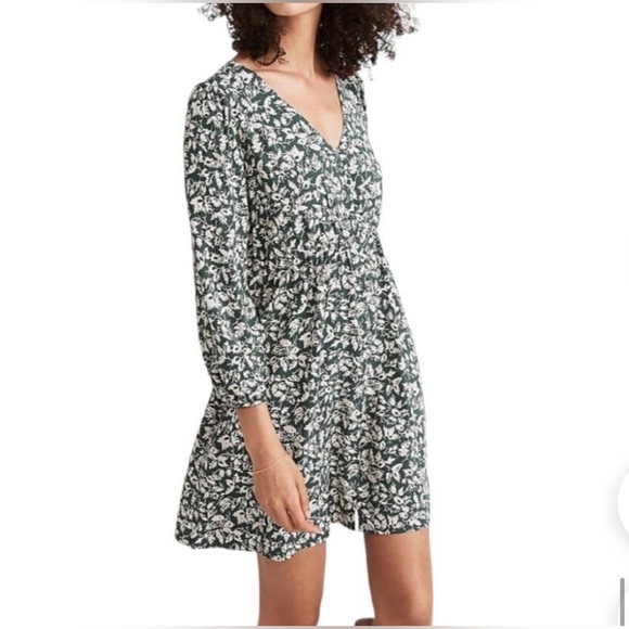 Madewell green V-Neck Button-front Mini Dress in Forest Leaves long sleeves - Picture 4 of 12